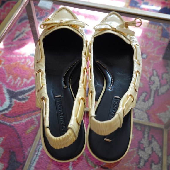 (NWOB) BCBG Max Azria Cream Patent Leather Pointy Toe Slingbacks 8.5B - Picture 6 of 16